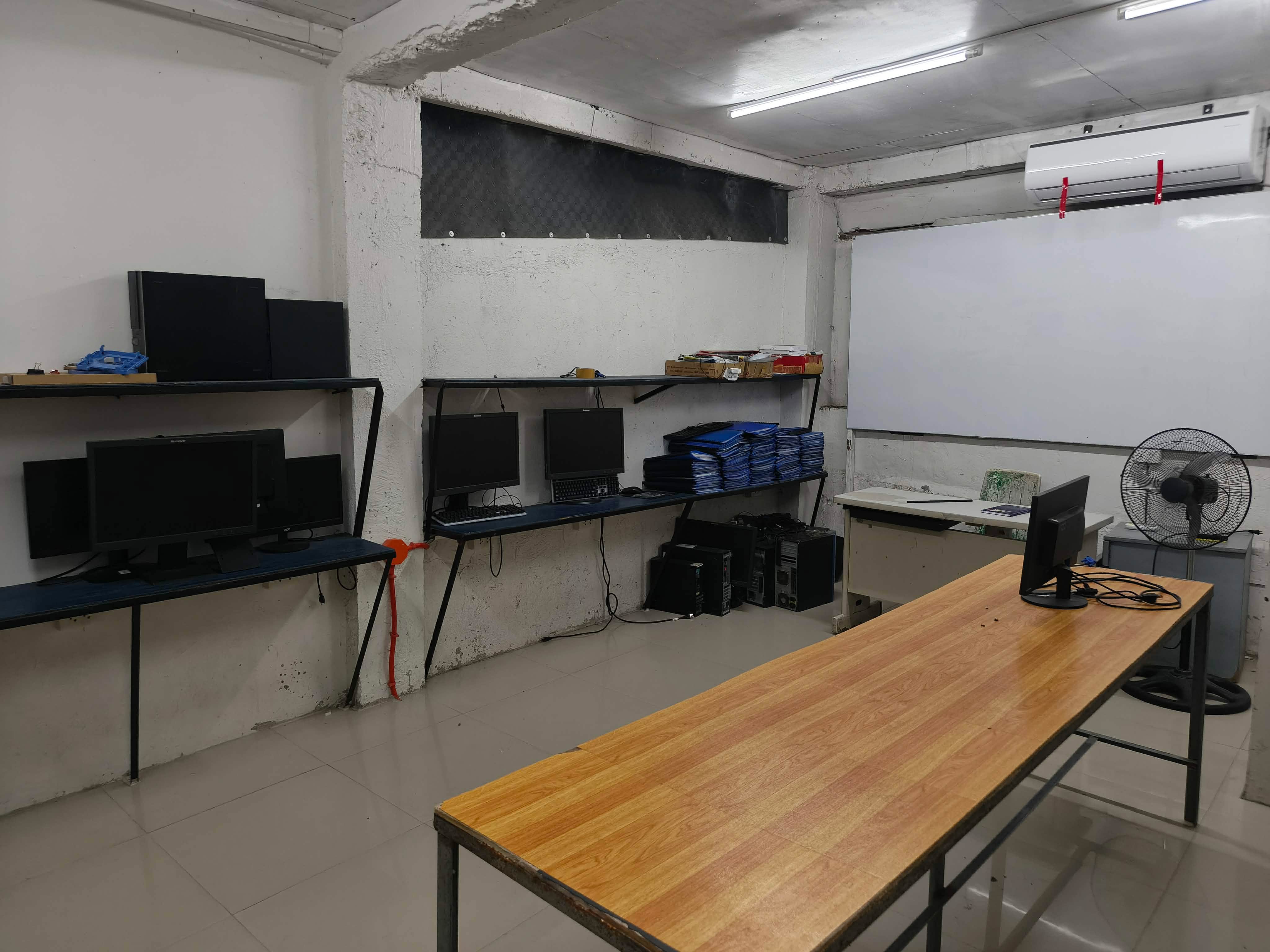 Main Building - Computer Room 205 4