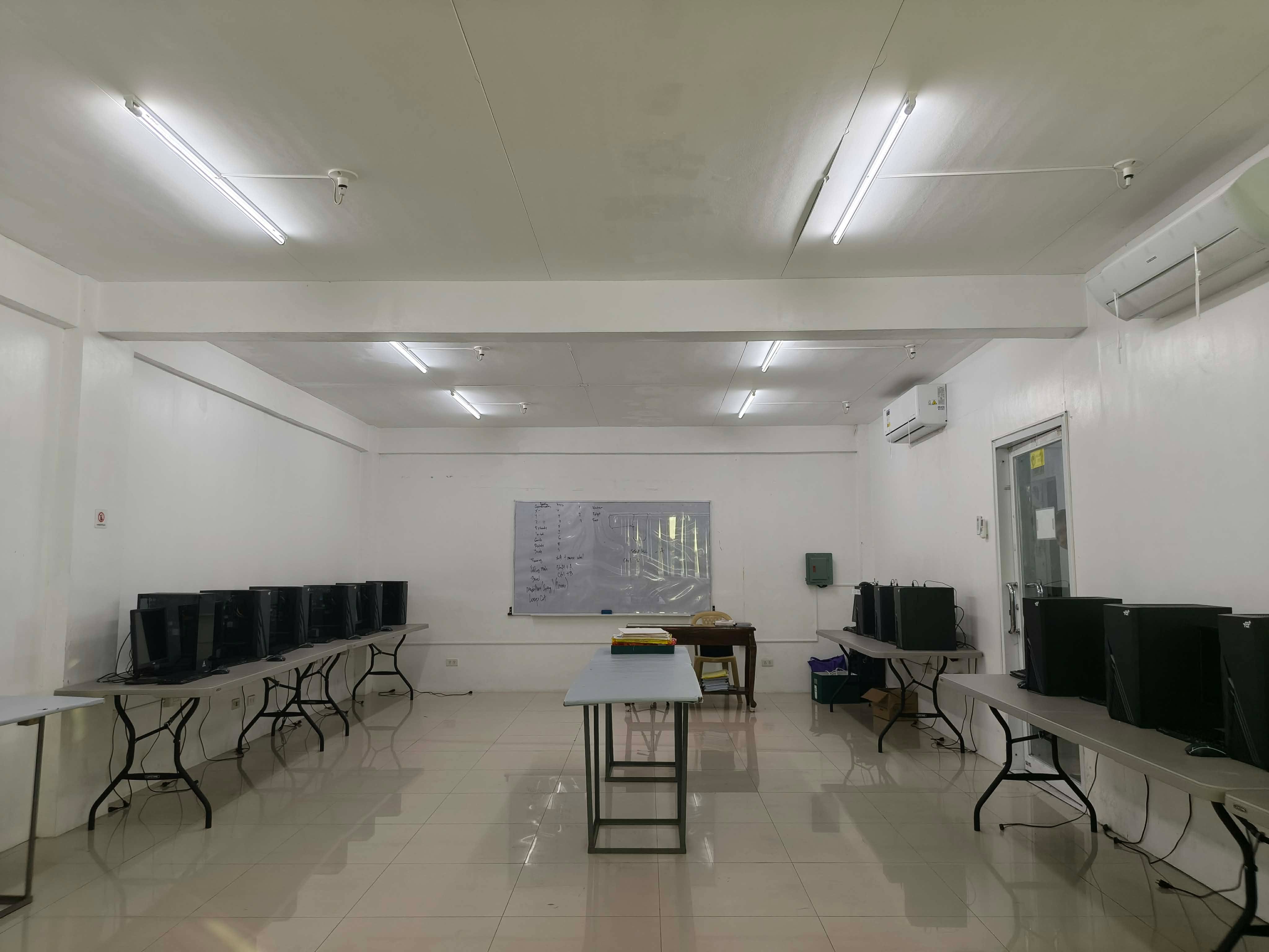 Annex Building - Computer Room 401 2